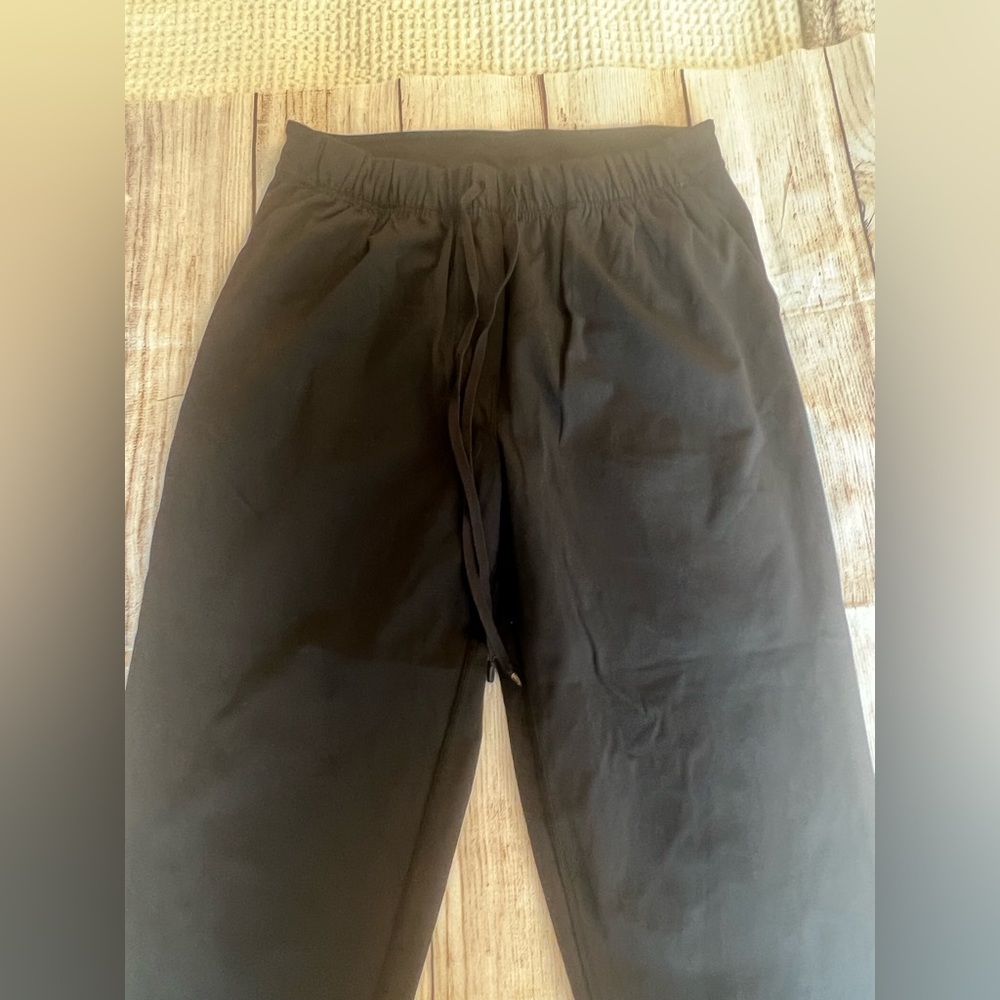 Black lululemon pants size 4 studio dance